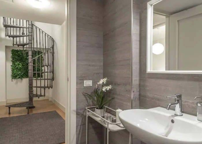 Palazzo Tergesteo Tirabora Daire