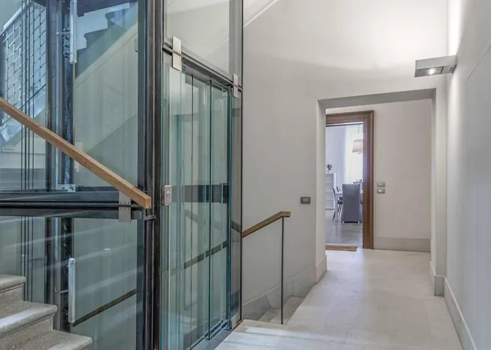 Palazzo Tergesteo Tirabora Trieste