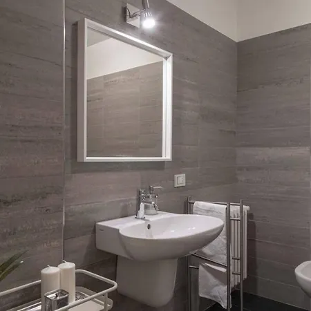 Palazzo Tergesteo Tirabora Apartment Trieste