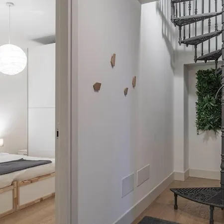 Palazzo Tergesteo Tirabora * Triest