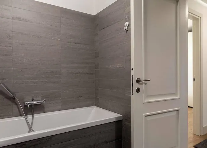 Apartment Palazzo Tergesteo Tirabora *